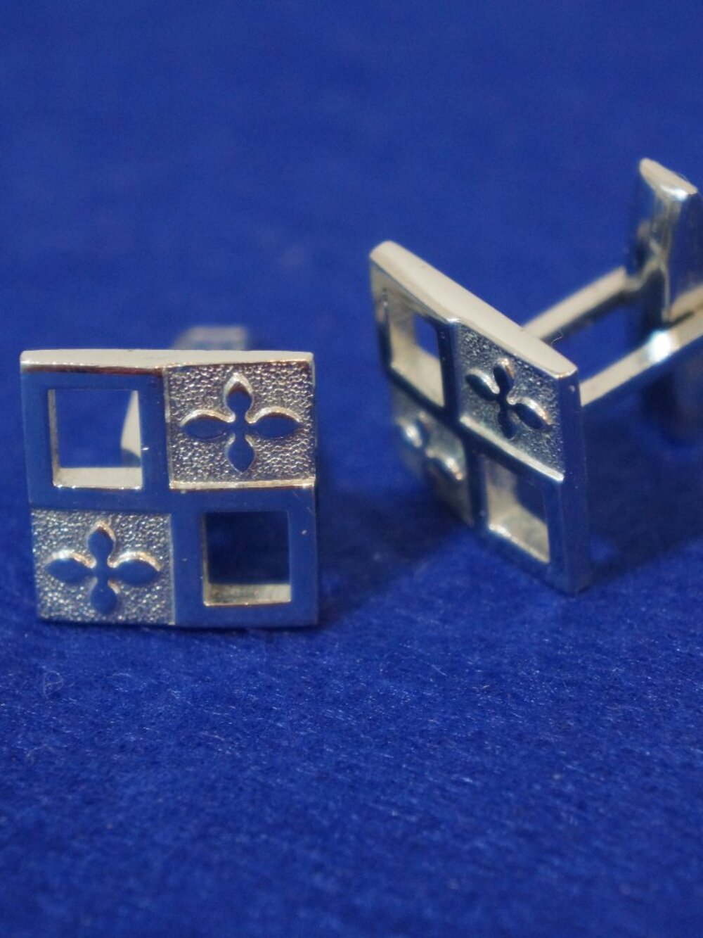 OMEGA Vintage 1960s Modernist Geometric Cross Cufflinks Silver Tone